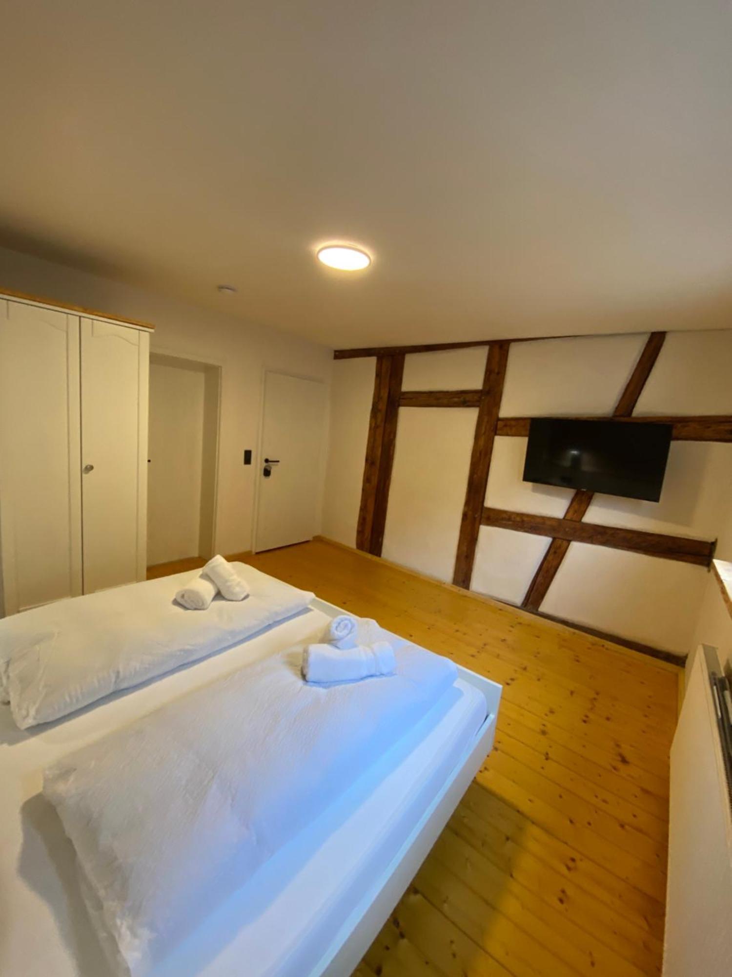 Gasthof Zum Goldenen Schiff - Lehm, Stil & Altstadtflair มาร์คท์ไบรท์ ภายนอก รูปภาพ