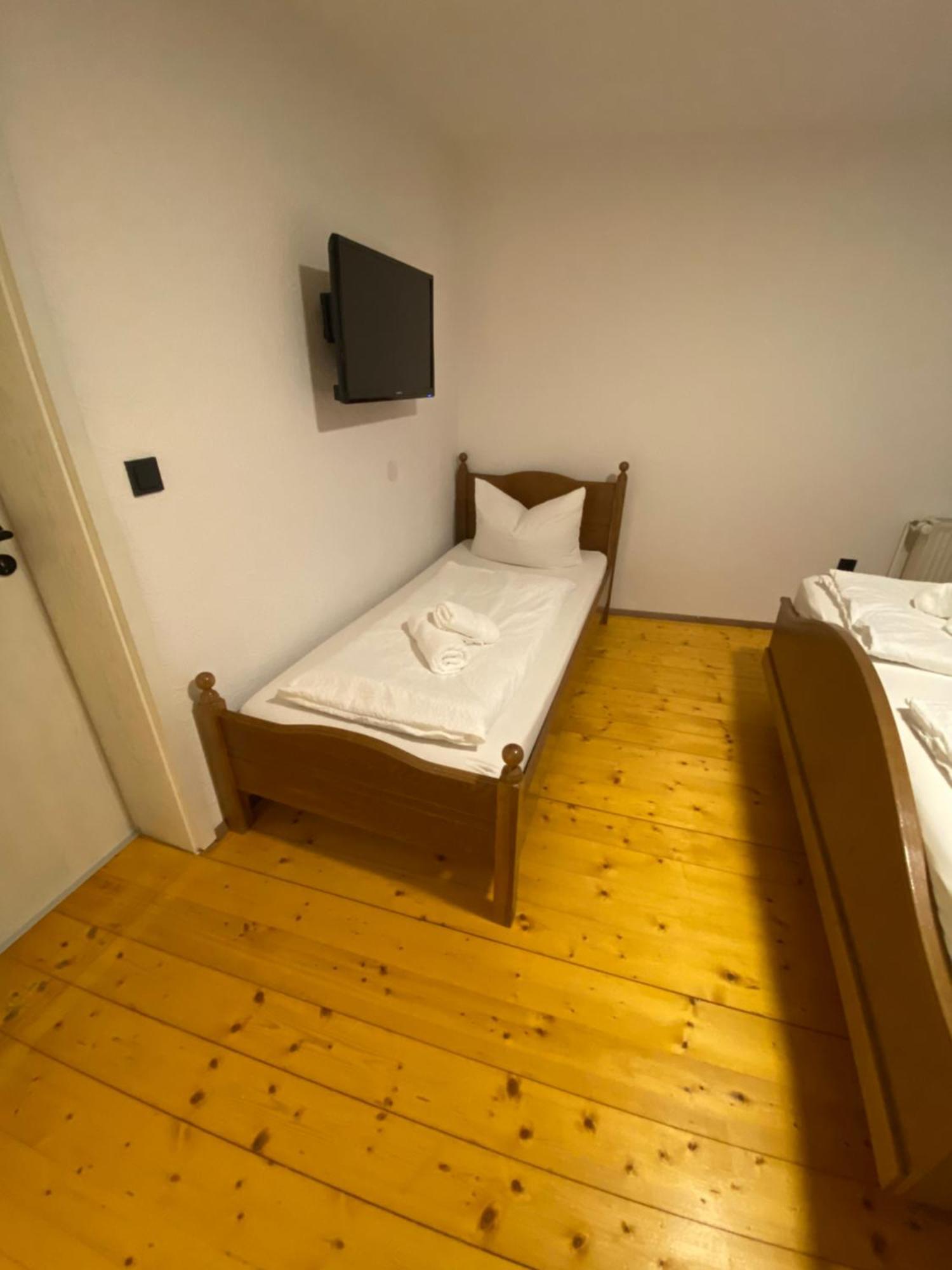 Gasthof Zum Goldenen Schiff - Lehm, Stil & Altstadtflair มาร์คท์ไบรท์ ภายนอก รูปภาพ